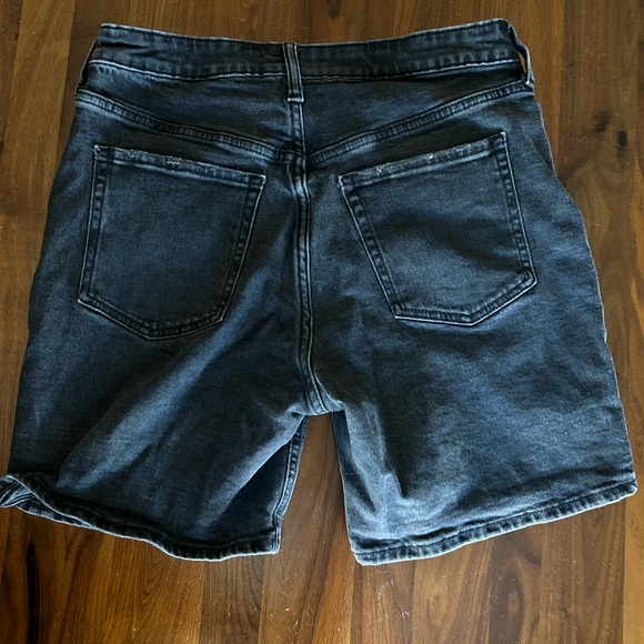 Shorts - Picture 4 of 5